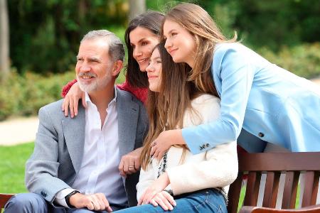 Neue Familienfotos: Letizia und Felipe posieren mit ihren Töchtern