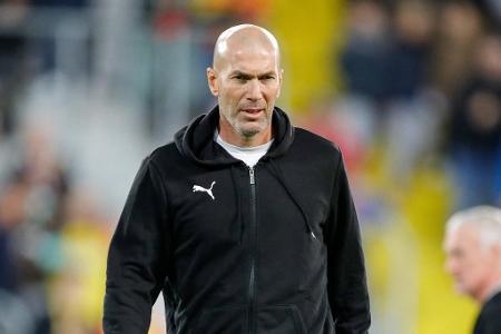 Zinédine Zidane (vereinslos) - Zidane ist nach seinem Aus bei Real seit über zwei Jahren ohne Klub. Auf dem Trainermarkt gilt der dreifache Champions-League-Sieger als Premium-Option. Eberl hat das Engagement des Franzosen jedoch am Rande des letzten Bundesliga-Spieltags ausgeschlossen.