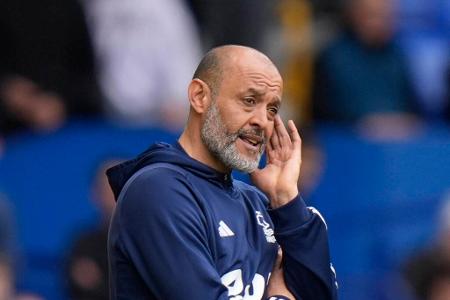 Nuno Espirito Santo (Nottingham Forest) - Die 'Bild' nennt den ehemaligen Spurs-Trainer als einen von sechs verbliebenden Trainerkandidaten. Wie konkret das Interesse ist, geht aus dem Bericht nicht hervor.