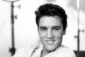 Sie lag auf seinem Nachttisch: Elvis Presleys Bibel wird versteigert