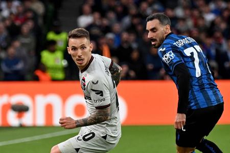 Bayer Leverkusen vs. Atalanta: Die Einzelkritik - Nach dem Gewinn der Meisterschaft hat Bayer Leverkusen am Mittwochabend den nächsten Titel verpasst. Im Finale der Europa League riss die unfassbare Ungeschlagen-Serie durch eine heftige 0:3-Pleite gegen Atalanta Bergamo. Alle Bayer-Stars in der Einzelkritik: Bayer Leverkusen vs. Atalanta: Die Einzelkritik - Nach dem Gewinn der Meisterschaft hat Bayer Leverkusen am Mittwochabend den nächsten Titel verpasst. Im Finale der Europa League riss die unfassbare Ungeschlagen-Serie durch eine heftige 0:3-Pleite gegen Atalanta Bergamo. Alle Bayer-Stars in der Einzelkritik: