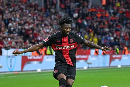 ABWEHR: Edmond Tapsoba - Note: 4,5 - War mit seiner Klarheit gegen den Ball zu Beginn einer der besseren Defensivspieler. In hektischen Momenten patzte er aber entscheidend. Leistete beim 0:3 gar keinen Widerstand mehr.
