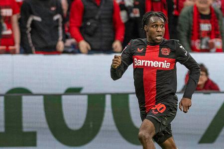 ANGRIFF: Jeremie Frimpong (bis 80.) - Note: 5,0 - Ließ sich in den direkten Duell komplett den Schneid abkaufen. Verlor über 80 Prozent seiner Zweikämpfe und stand mit den gescheiterten Dribblings sinnbildlich für die fehlende Durchschlagskraft.