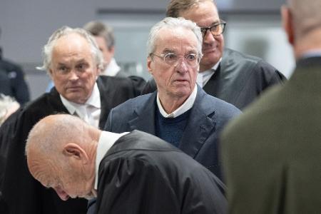 "Reichsbürger"-Prozess: Reuß-Anwalt weist Vorwürfe zurück