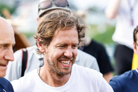 Sensations-Comeback von Sebastian Vettel? - Weil der viermalige Weltmeister im Frühjahr einen WEC-Porsche testete und Porsche zum VW-Konzern gehört, wie bekanntlich auch Audi, das zur Saison 2026 werksseitig in die Formel 1 einsteigt, berichtete unter anderem 'Sky', Vettel als Deutscher könne für Audi 'interessant' sein. Nur: Vettel selbst schloss ein F1-Comeback zuletzt immer wieder aus.