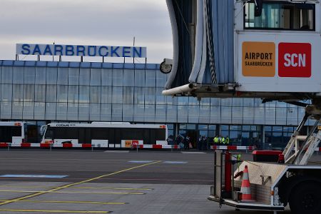 flughafen saarbrücken