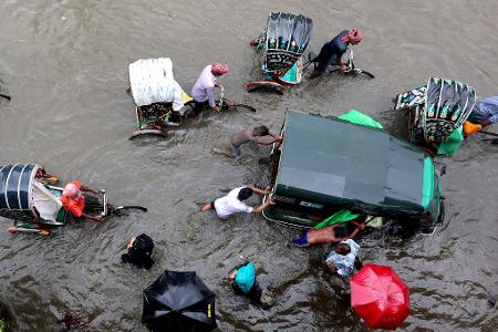 In den meisten Gebieten der Stadt Chittagong in Bangladesch kam es zu Überschwemmungen, die durch den Zyklon 