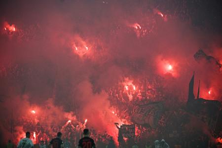 DFB bestraft Leverkusen für Pyro-Vergehen