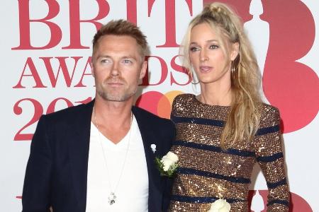 Ronan Keating: Fans sorgen sich wegen Tattoo-Bild um seine Frau Ronan Keating: Fans sorgen sich wegen Tattoo-Bild um seine Frau