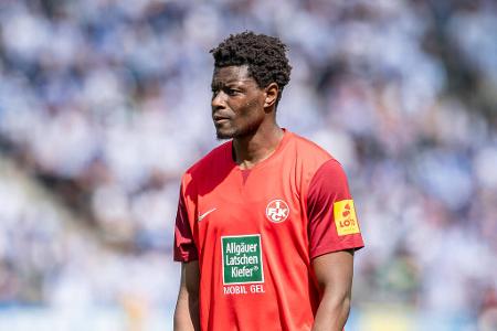 Ragnar Ache (ab 46.) - Note: 2,5 - Legte einen unfassbaren Start hin und überrumpelte die Leverkusen-Abwehr mit seiner Dynamik zweimal. Kam in dieser Phase zu den besten FCK-Chancen der zweiten Halbzeit. Später bekam der Gegner ihn besser in den Griff.