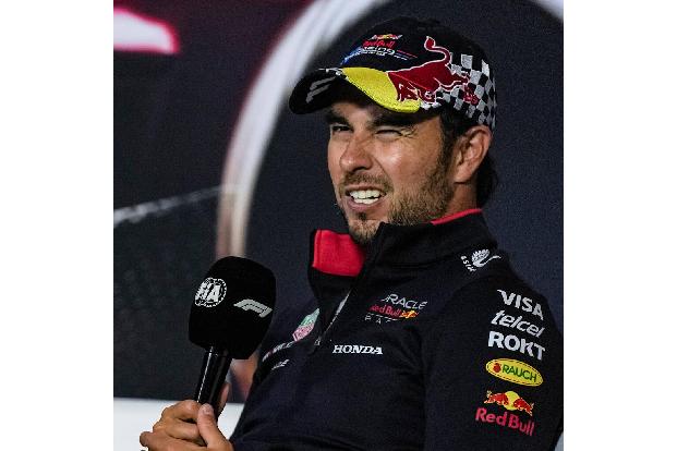 Kehrtwende bei Sergio Pérez - Zu Saisonbeginn war Pérez noch angezählt, doch der Mexikaner hat sich in seiner Rolle als Wasserträger für Verstappen nach zahlreichen Patzern wieder gefangen. Derzeit deutet vieles darauf hin, dass Red Bull Racing auch 2025 auf Pérez setzt. Der 34-Jährige hätte zwar gern direkt einen Zweijahresvertrag, doch daraus wird wohl nichts, wie die Verantwortlichen bereits andeuteten.