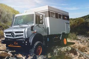 Mercedes und Hellgeth zeigen Expeditions-Unimog