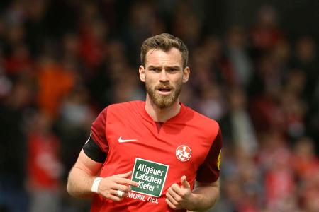 Boris Tomiak - Note: 1,5 - Machte ein bärenstarkes Spiel und setzte im eigenen Strafraum ganz wichtige Tacklings. Verhinderte mit einer genialen Grätsche gegen Schick wohl einen sicheren Gegentreffer (26.). Gewann letztlich 80 Prozent seiner Duelle gegen einen übermächtigen Gegner.