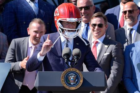 US-Präsident Joe Biden feiert die Meisterschaftssaison und den Sieg der Kansas City Chiefs im Super Bowl LVIII.