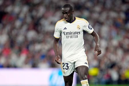 Ferland Mendy - Note: 4,5 - Weitaus weniger präsent in der Offensive als Carvajal auf der anderen Seite. Mit dem Ball am Fuß ein echter Unsicherheitsfaktor. Wackelte zudem einige Male bedenklich, wenn Ryerson und Sancho gemeinsam an den Strafraum vorstießen.