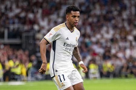 Rodrygo (bis 90.) - Note: 5,5 - In der ersten Halbzeit quasi unsichtbar. Im zweiten Abschnitt auf anderer Position zumindest etwas besser im Spiel. Verzeichnete zwei auffällige Aktionen nach rund einer Stunde. Mehr kam dann aber nicht mehr.