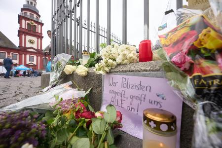 Polizist stirbt nach Messerangriff auf Mannheimer Marktplatz