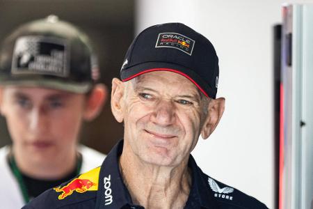 Was macht Adrian Newey? - Spannend ist es auch abseits der Cockpit-Besetzungen. Denn F1-Technikguru und Weltmeisterautobauer Adrian Newey ist nach seinem Abschied von Red Bull Racing auf dem Markt. Seine Zukunftsentscheidung will er angeblich noch im Juni bekanntgeben. Ferrari ist der haushohe Favorit auf seine Unterschrift, aber auch Mercedes und Williams sollen ganz nah an ihm dran sein.