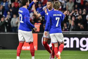 Mbappe trifft und legt auf: Frankreich holt Pflichtsieg