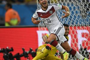 Götze: WM-Siegtor erst mit 35 - und dann das Karriereende
