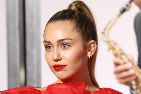 Miley Cyrus: Angeblicher Stalker lässt Sängerin nicht in Ruhe Miley Cyrus: Angeblicher Stalker lässt Sängerin nicht in Ruhe