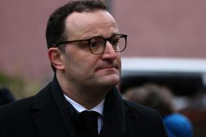 Spahn kritisiert Berliner Fanmeile: "Es nervt die Leute"