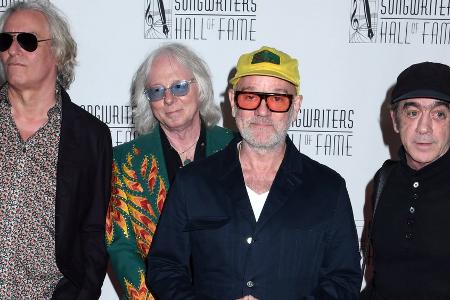 R.E.M. zum ersten Mal seit über 15 Jahren wieder auf der Bühne R.E.M. zum ersten Mal seit über 15 Jahren wieder auf der Bühne