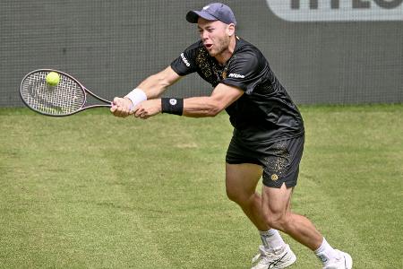 Auger-Aliassime gibt auf: Koepfer im Achtelfinale von Halle Auger-Aliassime gibt auf: Koepfer im Achtelfinale von Halle