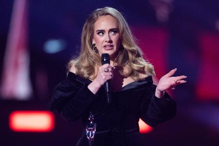 Adele: Millionen-Renovierung verzögert Einzug in ihre Traumvilla Adele: Millionen-Renovierung verzögert Einzug in ihre Traumvilla
