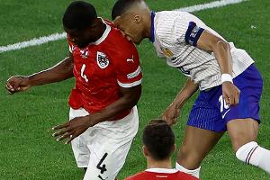 Bei Kollision mit Danso: Mbappe erleidet Nasenbeinbruch
