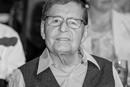 Trauer um Eberhard Hertel: Stefanie Hertels Vater wurde 85 Jahre alt Trauer um Eberhard Hertel: Stefanie Hertels Vater wurde 85 Jahre alt