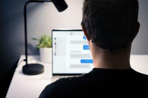 Catfishing: Worin besteht die Gefahr und wie kannst Du Dich schützen?