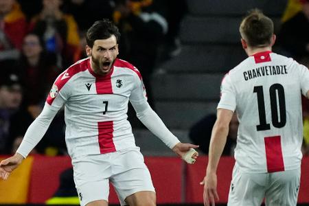 Georgien - Dschwarosnebi - Die georgischen 'Kreuzritter' um Neapel-Star Khvicha Kvaratskhelia feiern in Deutschland EM-Premiere.