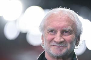 Fan-Euphorie: Völler ist "berührt und ergriffen"
