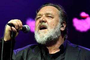 "Vergesst Promi-Bullshit": So will Russell Crowe Glastonbury rocken