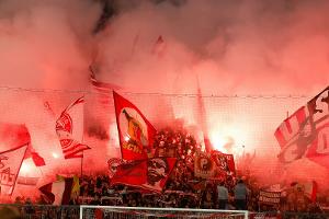 Pyrotechnik: DFB verhängt Strafe gegen den FC Bayern