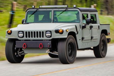 06/2024 NAEV Cyber Hummer Elektroauto mit Tesla-Antrieb