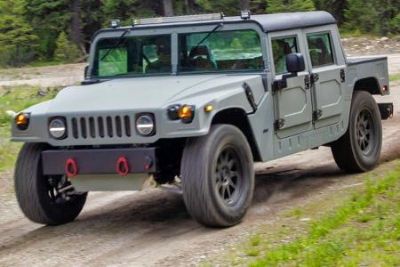 06/2024 NAEV Cyber Hummer Elektroauto mit Tesla-Antrieb