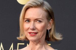 "Geriet in Panik": Naomi Watts über ihre Wechseljahre mit 36