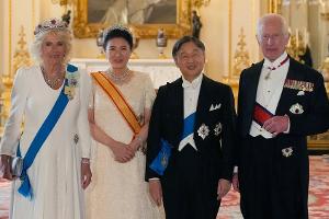 Camilla und Charles empfangen Japans Kaiserpaar zum Staatsbankett