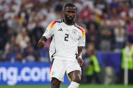 Antonio Rüdiger - Note: 1,5 - Meldete sich rechtzeitig fit für das Achtelfinale und war ein Garant für defensive Stabilität. Führte seine Duelle sehr entschlossen. Hatte gegen Eriksen zudem einen ganz wichtigen Block als letzter Mann (21.). Schmiss sich nach der Pause mit vollem Einsatz in jeden Ball.