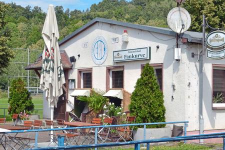 07985 ELSTERBERG: Stellplatz am Sportplatz