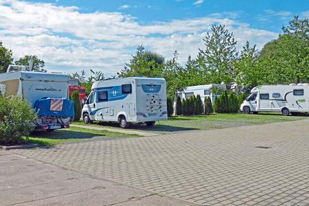 07985 ELSTERBERG: Stellplatz am Sportplatz