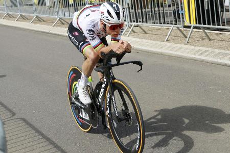 Evenepoel gewinnt Tour-Zeitfahren - Pogacar weiter in Gelb Evenepoel gewinnt Tour-Zeitfahren - Pogacar weiter in Gelb