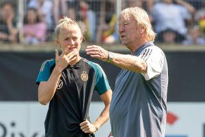 Applaus und Euphorie: DFB-Frauen von Fans gefeiert