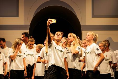 EM-Euphorie soll auch DFB-Frauen beflügeln EM-Euphorie soll auch DFB-Frauen beflügeln