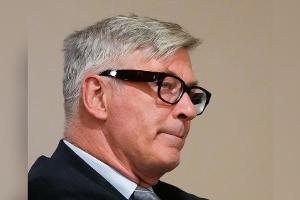 Alec Baldwin: Ehefrau Hilaria steht ihm im Prozess zur Seite