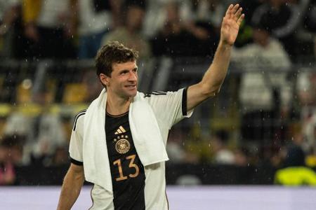 Die Rekordtorjäger der Nationalmannschaft - Bayern-Legende Thomas Müller beendet seine Karriere in der Nationalmannschaft als einer der erfolgreichsten Torschützen in der DFB-Länderspielgeschichte. Die Top 10 der DFB-Torschützen zum Durchklicken: Die Rekordtorjäger der Nationalmannschaft - Bayern-Legende Thomas Müller beendet seine Karriere in der Nationalmannschaft als einer der erfolgreichsten Torschützen in der DFB-Länderspielgeschichte. Die Top 10 der DFB-Torschützen zum Durchklicken:
