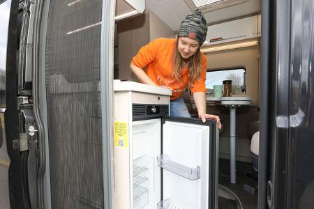 Vergleichstest Karmann vs LMC: Karmann Davis 600 LS Kühlschrank