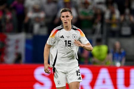 Nico Schlotterbeck - Note: 2,0 - Leistete sich kurz vor der Pause einen Horror-Ballverlust im eigenen Strafraum. Machte abgesehen davon im heimischen BVB-Stadion ein bärenstarkes Spiel. Verteidigte griffig nach vorne und leitete das 2:0 mit einem genialen Zuspiel ein.